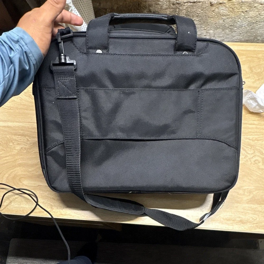 Targus Padded Nylon Laptop Briefcase 15 in Black Gray Partitions Messenger Bag
